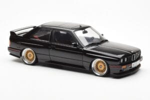 BMW M3 E30 Sport Evolution Noir Custom Wheels AUTOart 1:18 70562 Métal Moulé — image 6 sur 8