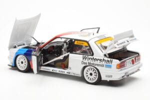 BMW M3 E30 #11 S. Soper Warsteiner DTM 1991 AUTOart 1:18 89146 Métal Moulé — image 5 sur 8