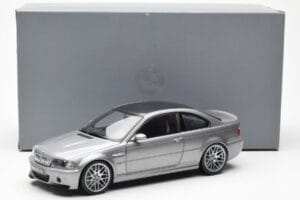 BMW M3 E46 CSL Gris Kyosho 1:18 80430302734 Métal Moulé — image 8 sur 8