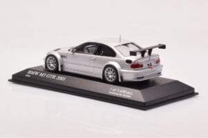 BMW M3 E46 GTR Street Argent Minichamps 1:43 403012105 Métal Moulé — image 3 sur 4