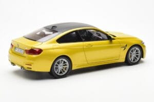 BMW M4 F82 Austin Jaune Metallic Paragon 1:18 80432339606 Métal Moulé — image 3 sur 8