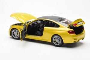 BMW M4 F82 Austin Jaune Metallic Paragon 1:18 80432339606 Métal Moulé — image 5 sur 8