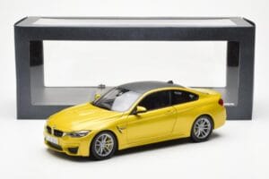BMW M4 F82 Austin Jaune Metallic Paragon 1:18 80432339606 Métal Moulé — image 8 sur 8