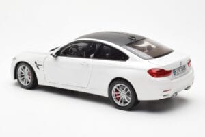 BMW M4 F82 Frozen Brilliant Blanc Paragon 1:18 PA-97101 Métal Moulé — image 7 sur 8