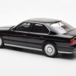 BMW M5 E34 Noir Otto 1:18 - image 5 of 6
