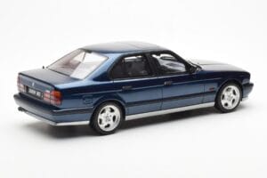 BMW M5 E34 Bleu Metallic Otto 1:18 OT576 Résine — image 2 sur 6