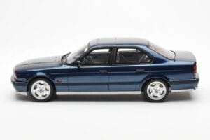 BMW M5 E34 Bleu Metallic Otto 1:18 OT576 Résine — image 3 sur 6