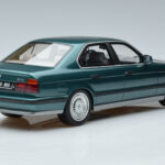 BMW M5 E34 Cecotto Edition Vert Otto 1:18 - image 2 of 6