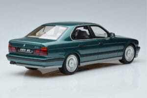 BMW M5 E34 Cecotto Edition Vert Otto 1:18 OT968 Résine — image 2 sur 6