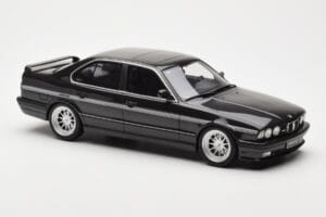 BMW M5 E34 Hartge H5 V12 Diamond Noir Metallic Otto 1:18 OT362 Résine — image 4 sur 6