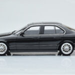 BMW M5 E34 Hartge Noir Otto 1:18 - image 3 of 6