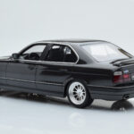 BMW M5 E34 Hartge Noir Otto 1:18 - image 4 of 6