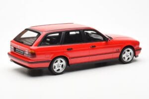 BMW M5 E34 Touring Rouge Otto 1:18 OT951 Résine — image 2 sur 6