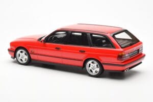 BMW M5 E34 Touring Rouge Otto 1:18 OT951 Résine — image 5 sur 6