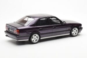 BMW M5 E34 Violet Otto 1:18 OT106 Résine — image 2 sur 6