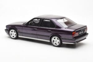 BMW M5 E34 Violet Otto 1:18 OT106 Résine — image 5 sur 6