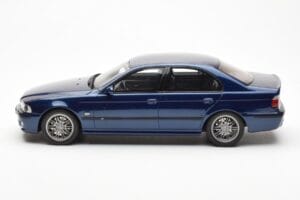 BMW M5 E39 Avus Blue Paint Issue Otto 1:18 OT070 Résine — image 3 sur 6