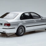 BMW M5 E39 Argent Otto 1:18 - image 2 of 7