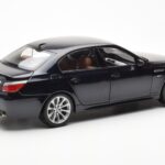 BMW M5 E60 Carbon Noir Kyosho 1:18 - image 3 of 8