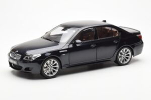 BMW M5 E60 Carbon Noir Kyosho 1:18
