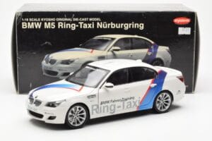 BMW M5 E60 Ring Taxi Nurburgring Kyosho 1:18 08593RT Métal Moulé — image 8 sur 8