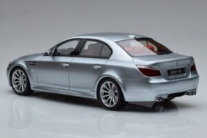 BMW M5 E60 Argent Otto 1:18 OT426 Résine — image 5 sur 6