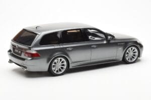 BMW M5 E61 Touring Gris Otto 1:18 OT189 Résine — image 2 sur 6