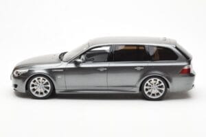 BMW M5 E61 Touring Gris Otto 1:18 OT189 Résine — image 3 sur 6