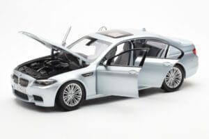BMW M5 F10 Silverstone Argent Paragon 1:18 80432186353 Métal Moulé — image 2 sur 8