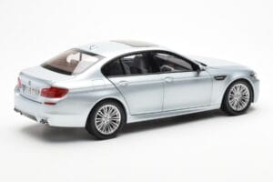 BMW M5 F10 Silverstone Argent Paragon 1:18 80432186353 Métal Moulé — image 3 sur 8