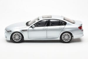 BMW M5 F10 Silverstone Argent Paragon 1:18 80432186353 Métal Moulé — image 4 sur 8