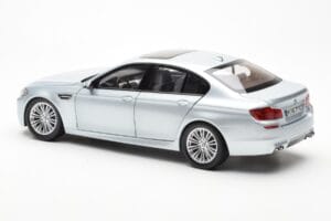 BMW M5 F10 Silverstone Argent Paragon 1:18 80432186353 Métal Moulé — image 7 sur 8