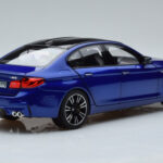 BMW M5 F90 Marina Bay Bleu Norev 1:18 - image 3 of 7
