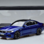 BMW M5 F90 Marina Bay Bleu Norev 1:18 - image 7 of 7