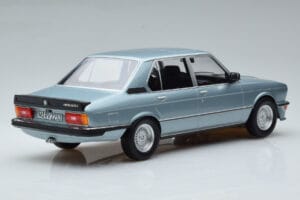BMW M535i E12 Bleu Norev 1:18 183269 Métal Moulé — image 2 sur 6