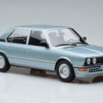 BMW M535i E12 Bleu Norev 1:18 - image 4 of 6