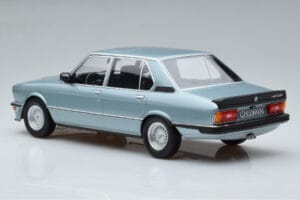 BMW M535i E12 Bleu Norev 1:18 183269 Métal Moulé — image 5 sur 6