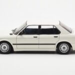 BMW M535i E28 Alpine Blanc AUTOart 1:18 - image 4 of 10