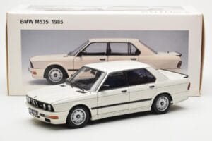 BMW M535i E28 Alpine Blanc AUTOart 1:18 75161 Métal Moulé — image 10 sur 10