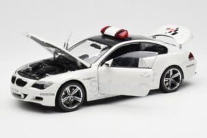 BMW M6 E63 MotoGP Safety Car 2006 Kyosho 1:18 08707GPB Métal Moulé — image 2 sur 8