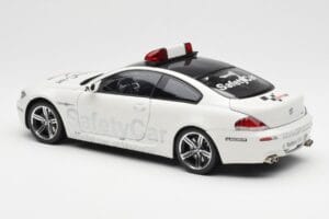 BMW M6 E63 MotoGP Safety Car 2006 Kyosho 1:18 08707GPB Métal Moulé — image 7 sur 8