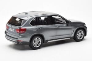 BMW X5 F15 Space Gris Paragon 1:18 80432318988 Métal Moulé — image 3 sur 8