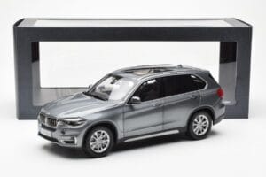 BMW X5 F15 Space Gris Paragon 1:18 80432318988 Métal Moulé — image 8 sur 8