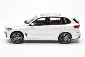BMW X5 G05 Blanc Paragon 1:18 80432450996 Métal Moulé — image 4 sur 8