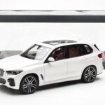 BMW X5 G05 Blanc Paragon 1:18 - image 8 of 8