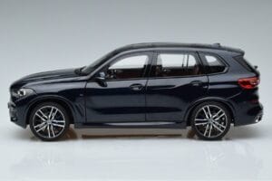 BMW X5 G05 Bleu Norev 1:18 183283 Métal Moulé — image 4 sur 7
