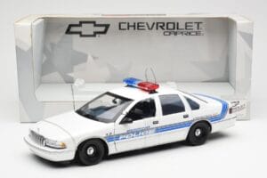 Chevrolet Caprice Sebring Police UT Models 1:18 21029 Métal Moulé — image 6 sur 6
