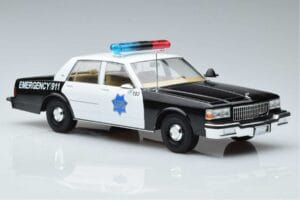 Chevrolet Caprice San Francisco Police Department MCG 1:18 MCG18389 Métal Moulé — image 4 sur 6