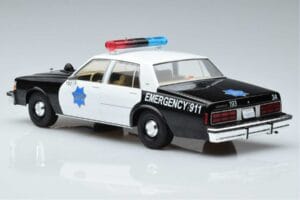 Chevrolet Caprice San Francisco Police Department MCG 1:18 MCG18389 Métal Moulé — image 5 sur 6