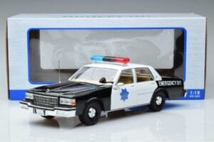 Chevrolet Caprice San Francisco Police Department MCG 1:18 MCG18389 Métal Moulé — image 6 sur 6